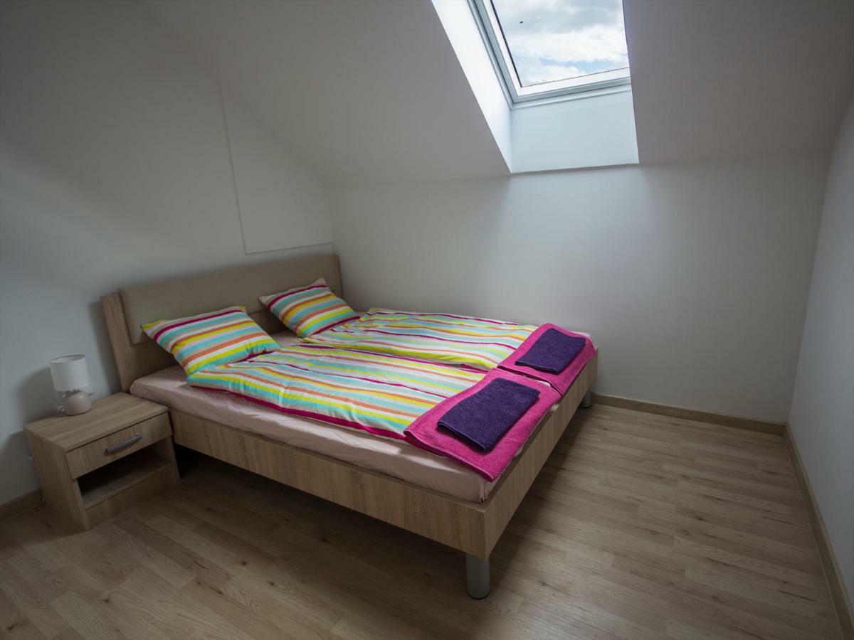 Apartment Marjetka Жировниця Екстер'єр фото
